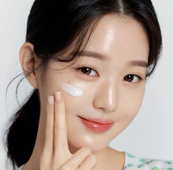 REVIEW KEM DƯỠNG ẨM CHO DA KHÔ CỦA HÀN QUỐC