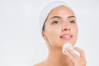 BÍ QUYẾT LÀM SẠCH SÂU DA MẶT ĐÚNG CHUẨN CHO DA SÁNG MỊN