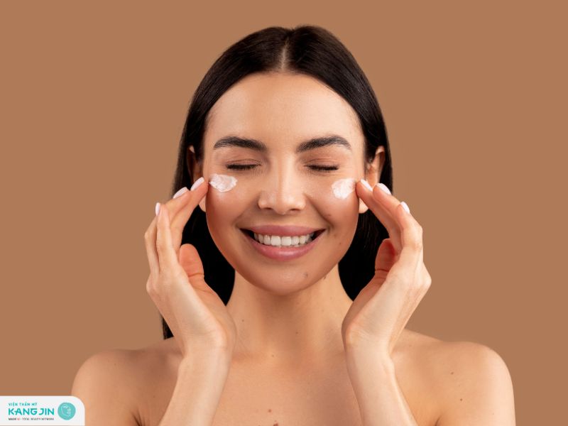 Kem Dưỡng Ẩm Tái Tạo Tế Bào Da