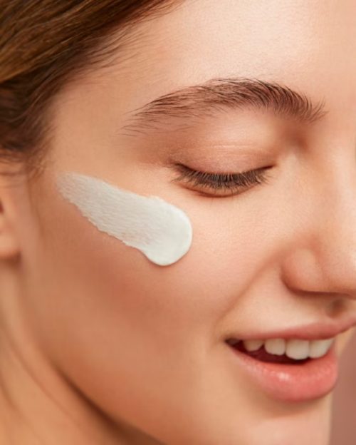 SỬ DỤNG KEM DƯỠNG ẨM PHỤC HỒI DA NHƯ THẾ NÀO ĐỂ ĐẠT HIỆU QUẢ