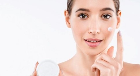 SỬ DỤNG KEM DƯỠNG ẨM PHỤC HỒI DA NHƯ THẾ NÀO ĐỂ ĐẠT HIỆU QUẢ