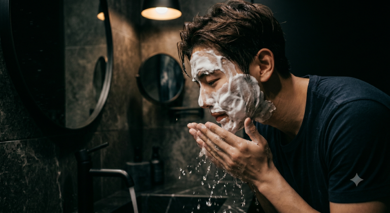 Bí Quyết 2 Bước Chăm Sóc Da Nam Giới Sạch Dầu, Sáng Da Trong Mùa Nắng Nóng